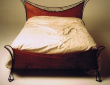 Nouveau Bed